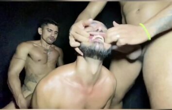 Porn Trisal gays fazendo um ménage deliciosa
