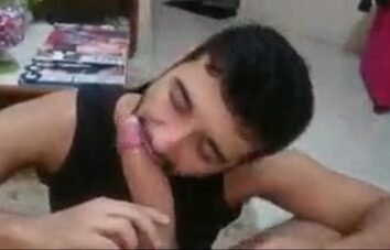 Porno Gay Brasileiro homem mamando a pica do ficante