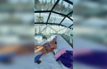 Professora faz video mostrando todo seu corpo